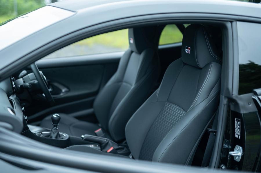 Интерьер Toyota GR Yaris RZ First Edition 2020 года  (JP) (фото 15 из 27)